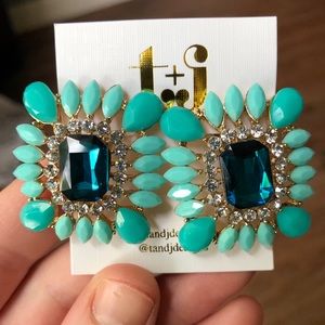 😵 FREE (Must Bundle)! Retro Glam Clip-on Earrings